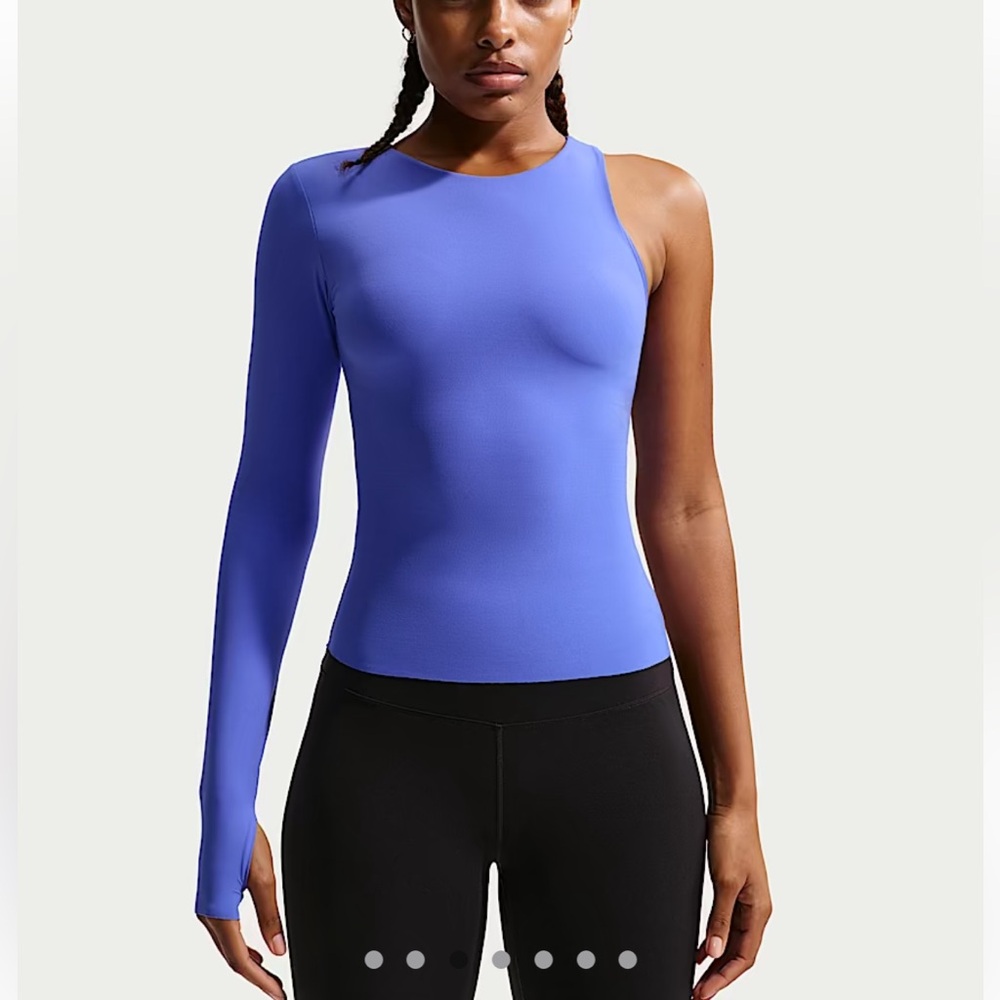 Nike top